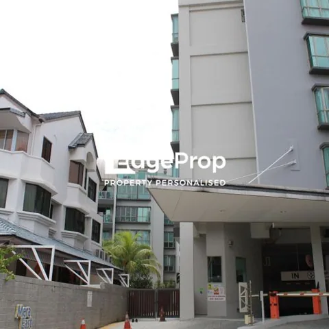 Exterior image of Mera East